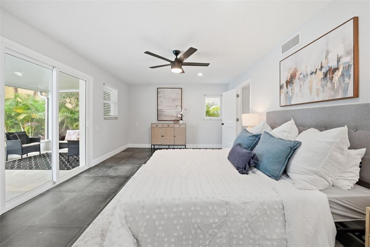 7033 Hibiscus Avenue S, South Pasadena, FL 33707 Photo