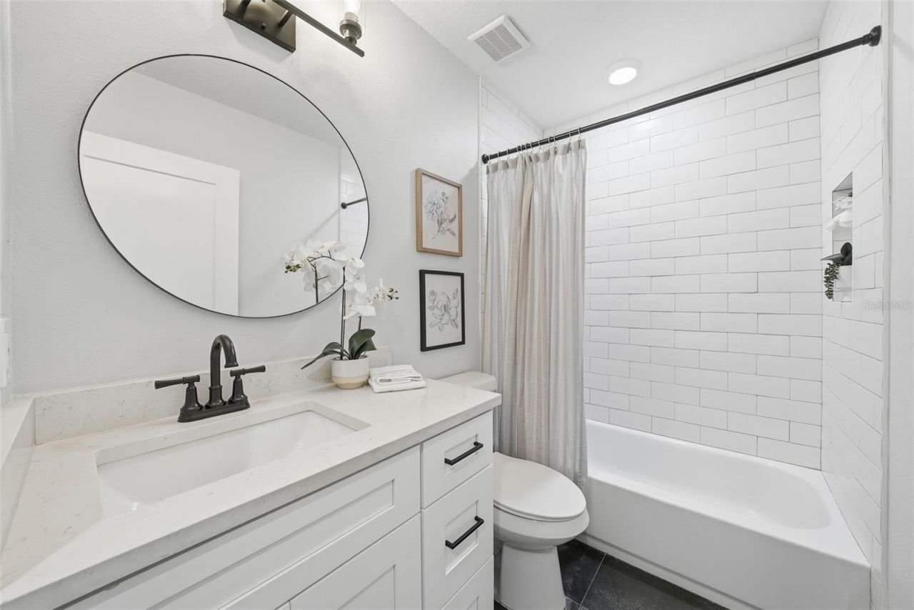 7033 Hibiscus Avenue S, South Pasadena, FL 33707 Photo