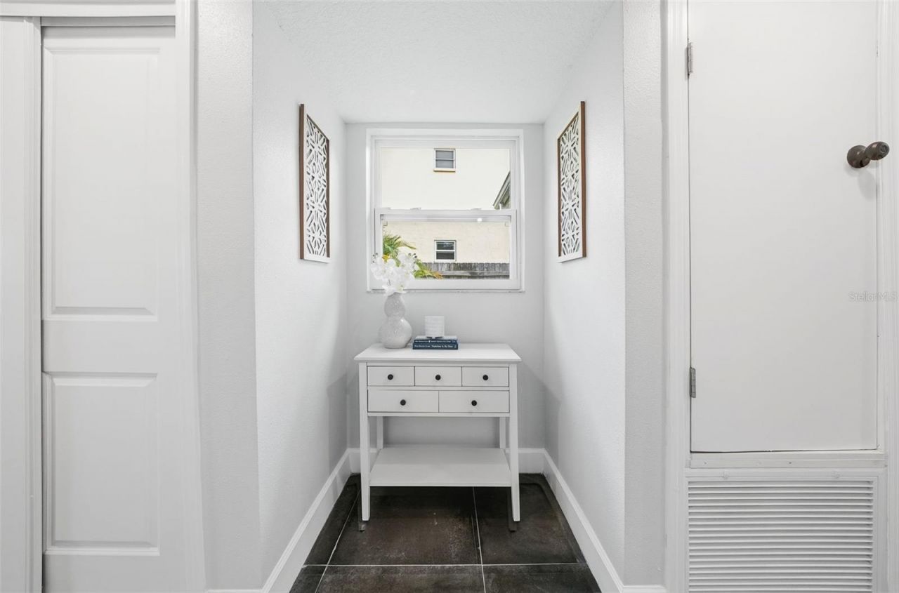 7033 Hibiscus Avenue S, South Pasadena, FL 33707 Photo