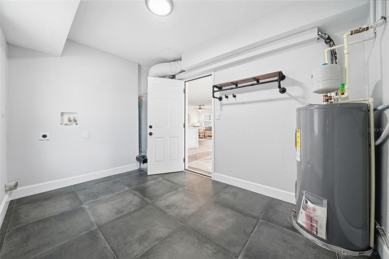 7033 Hibiscus Avenue S, South Pasadena, FL 33707 Photo