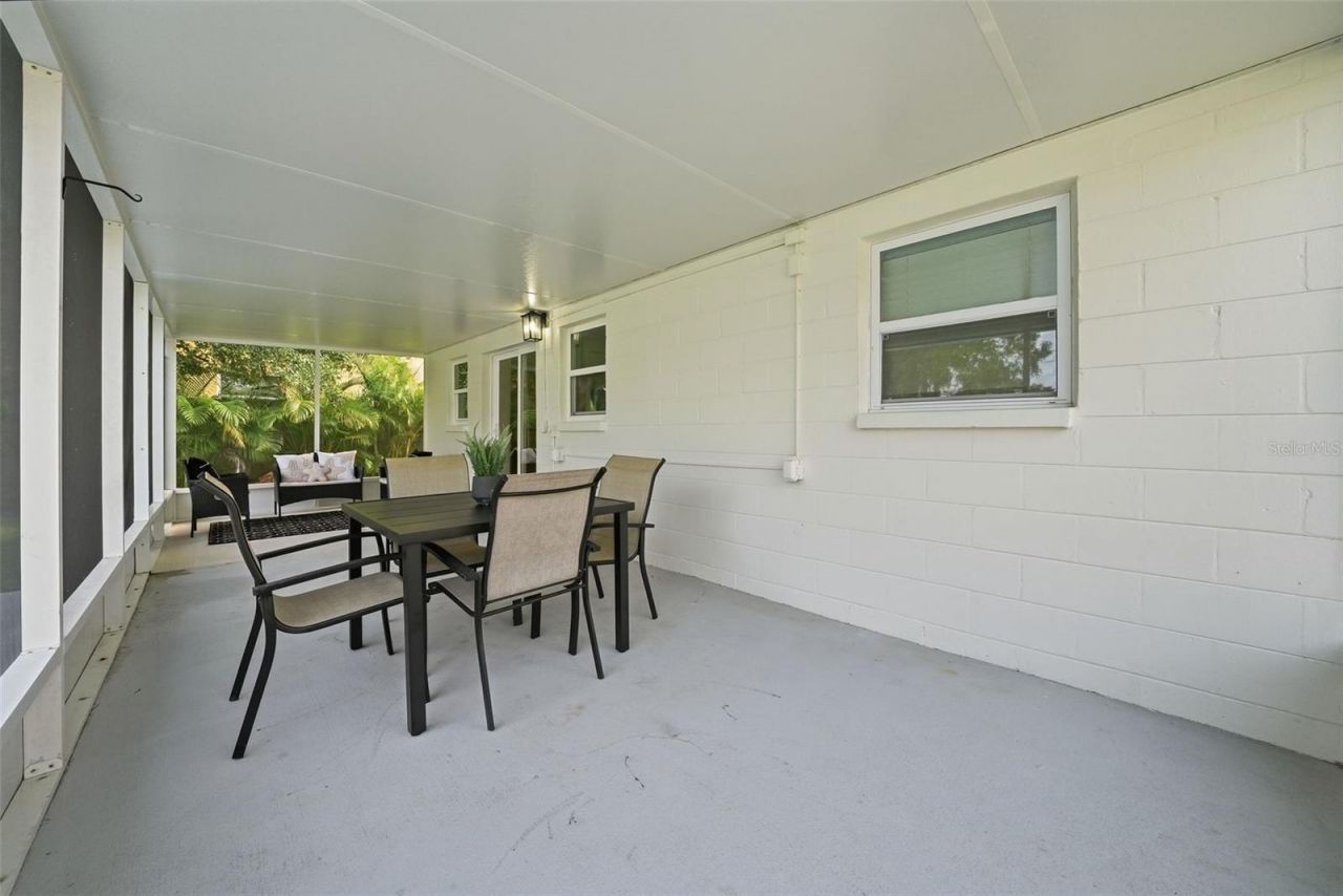 7033 Hibiscus Avenue S, South Pasadena, FL 33707 Photo