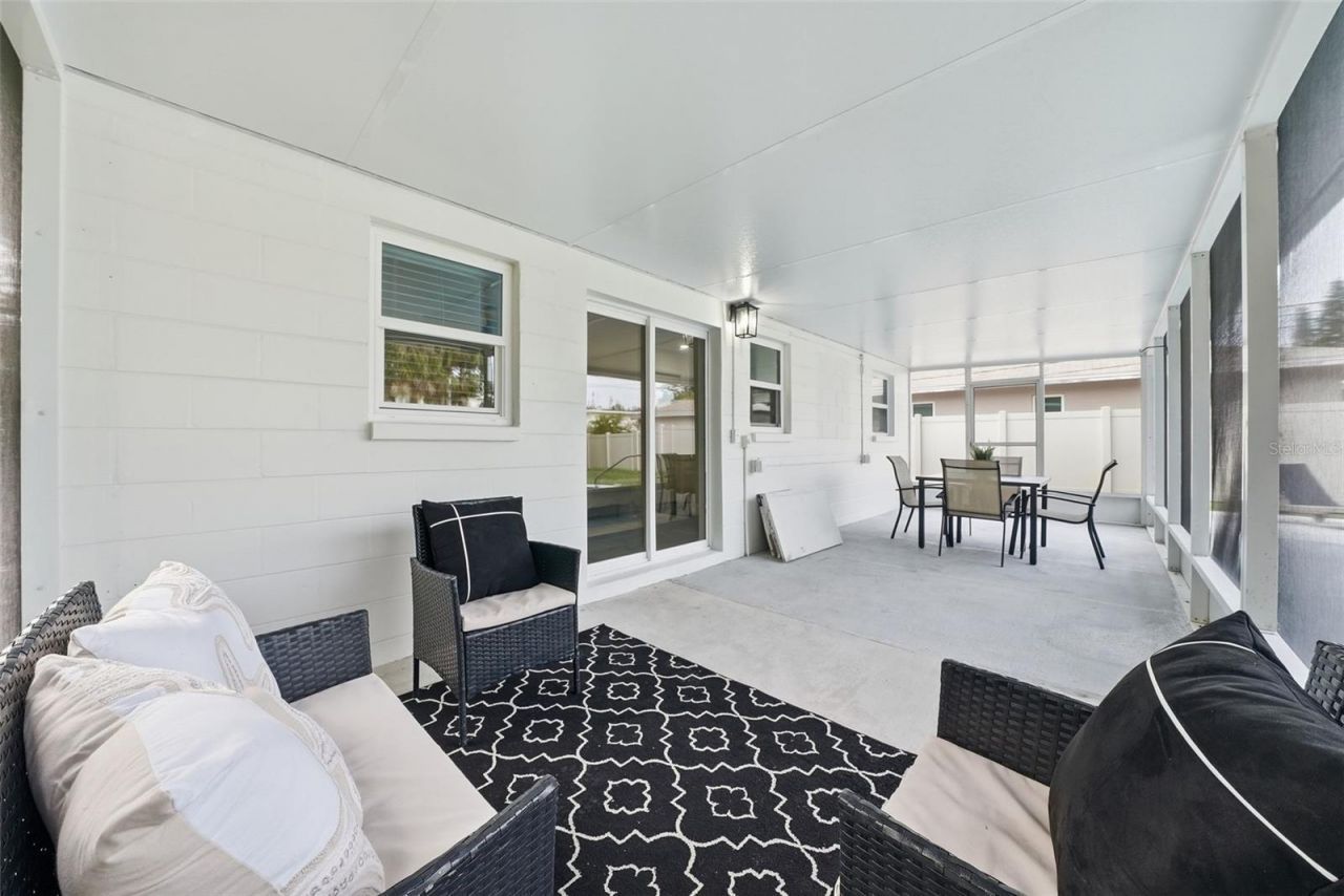 7033 Hibiscus Avenue S, South Pasadena, FL 33707 Photo