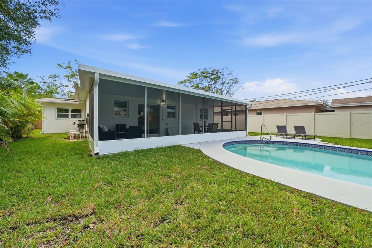 7033 Hibiscus Avenue S, South Pasadena, FL 33707 Photo