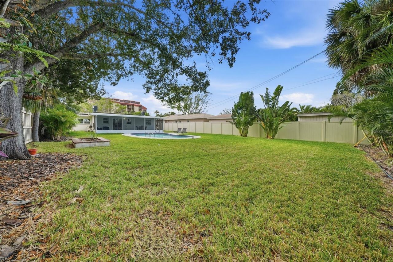 7033 Hibiscus Avenue S, South Pasadena, FL 33707 Photo