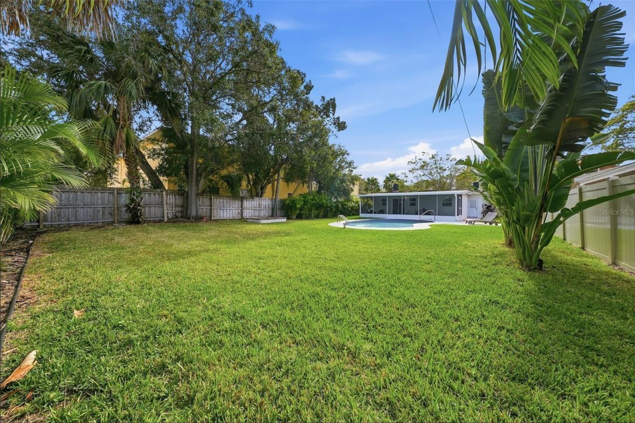 7033 Hibiscus Avenue S, South Pasadena, FL 33707 Photo