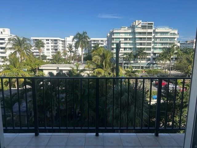 1001 91st St, Unit 408, Bay Harbor Islands, FL 33154 Photo