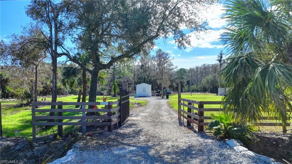 22950 Tinas Ln, Fort Myers, FL 33913 Photo