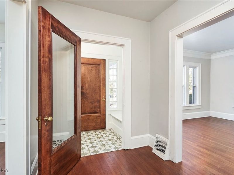 141 Storer Avenue, Akron, OH 44302 Photo 4