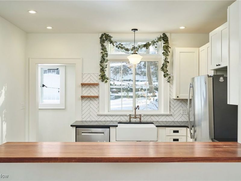 141 Storer Avenue, Akron, OH 44302 Photo 9