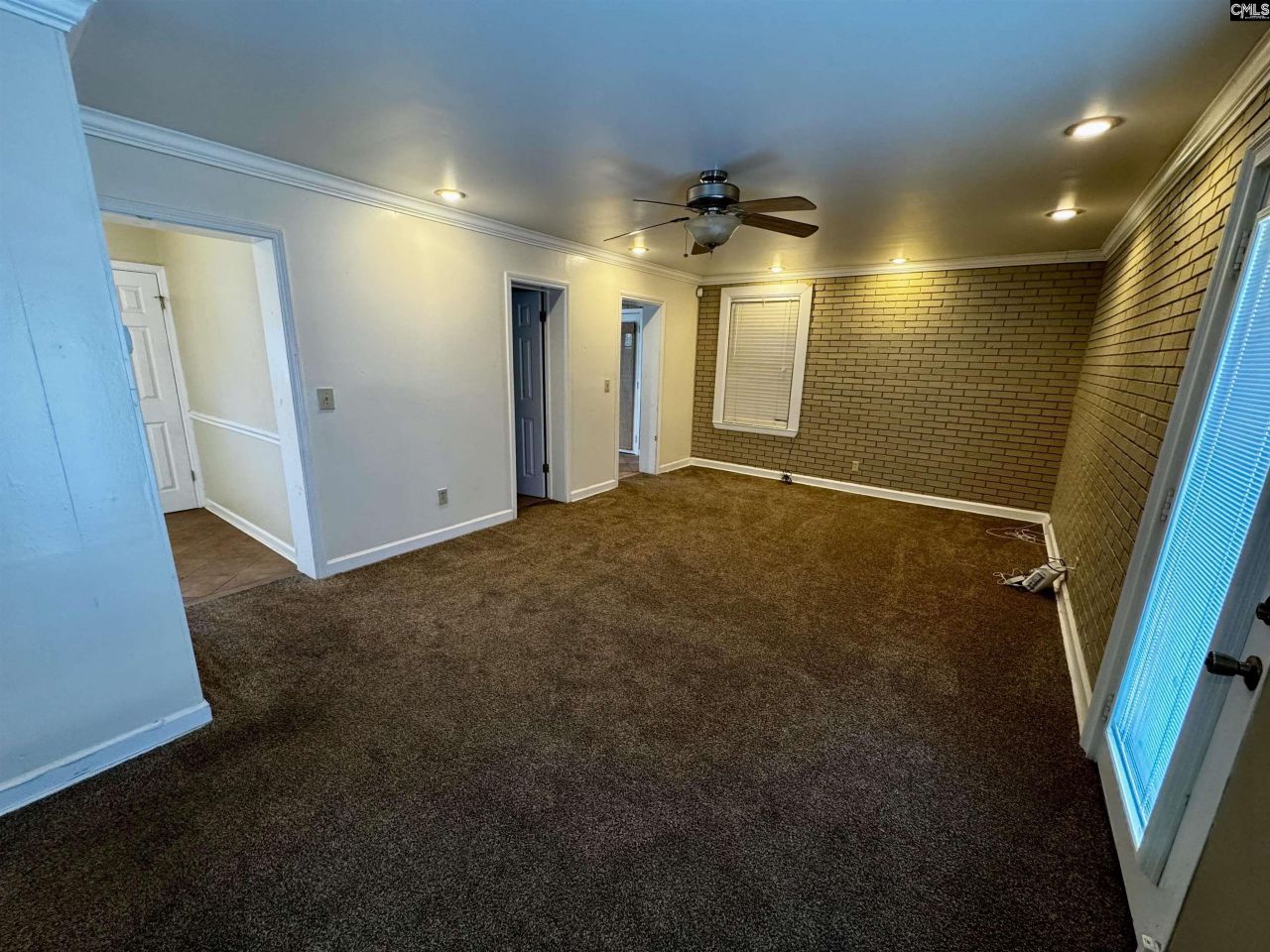 1001 Gardendale Photo 6