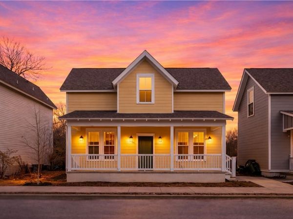 1044 S Beebalm Avenue, Fayetteville, AR 72701