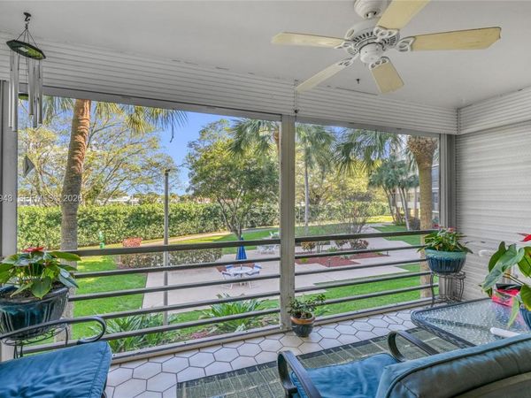 1400 Saint Charles Pl, Unit 207, Pembroke Pines, FL 33026