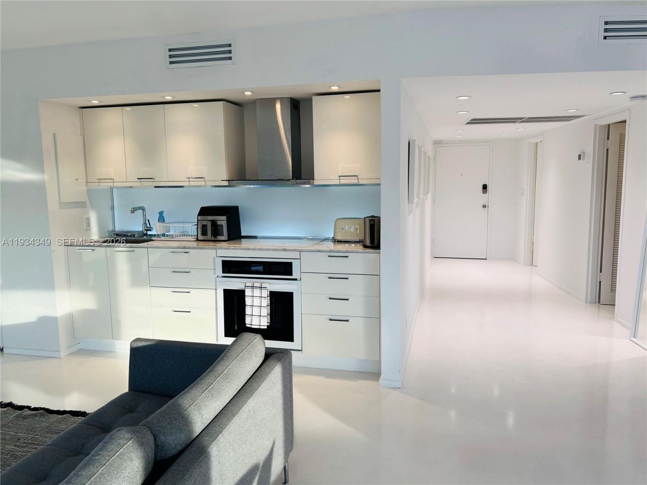900 Bay Dr, Unit 315, Miami Beach, FL 33141 Photo