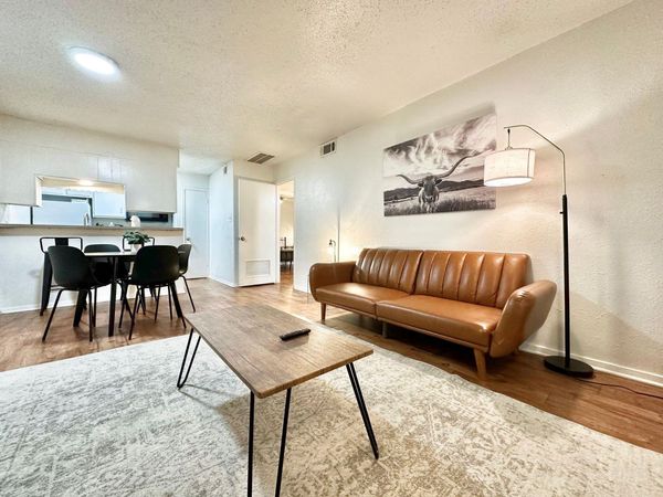 2704 Salado ST, Unit 207, Austin, TX 78705