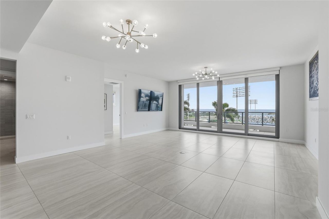 301 1st Street S, Unit 802, Saint Petersburg, FL 33701 Photo