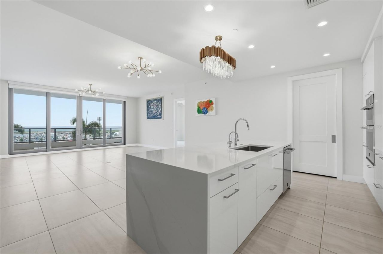 301 1st Street S, Unit 802, Saint Petersburg, FL 33701 Photo