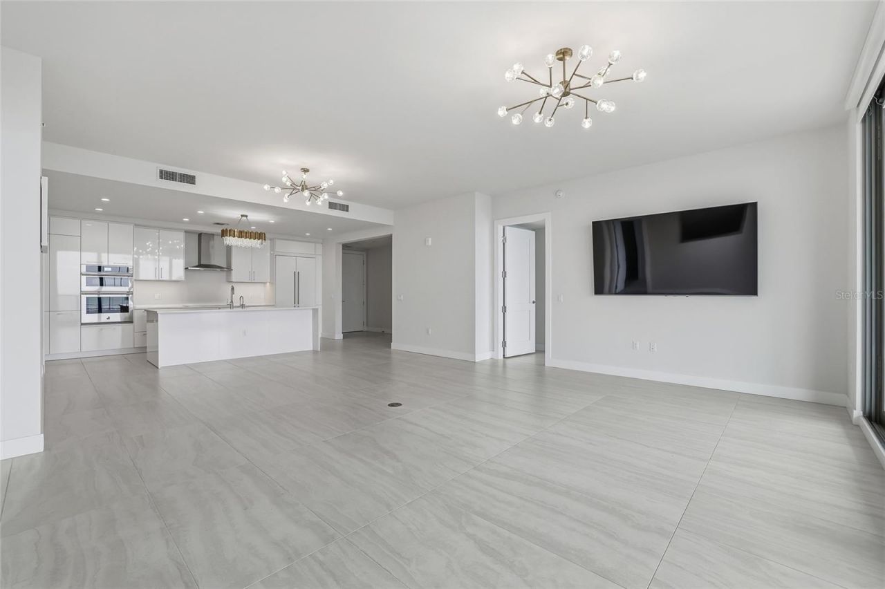 301 1st Street S, Unit 802, Saint Petersburg, FL 33701 Photo