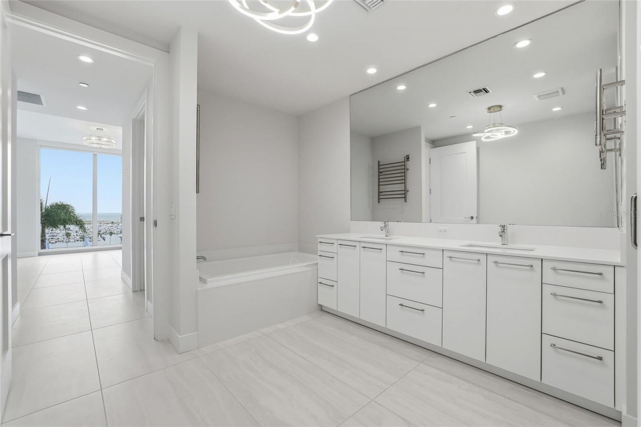 301 1st Street S, Unit 802, Saint Petersburg, FL 33701 Photo