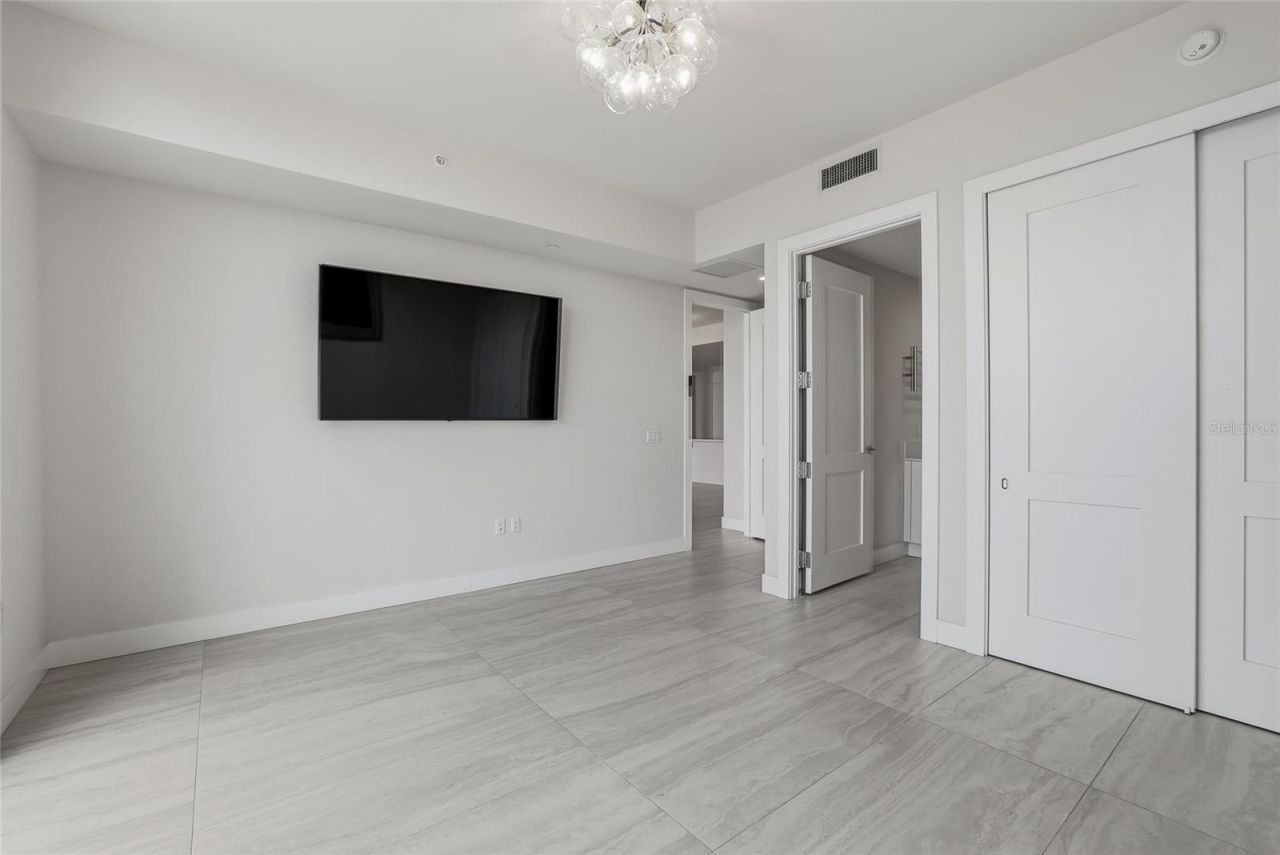 301 1st Street S, Unit 802, Saint Petersburg, FL 33701 Photo