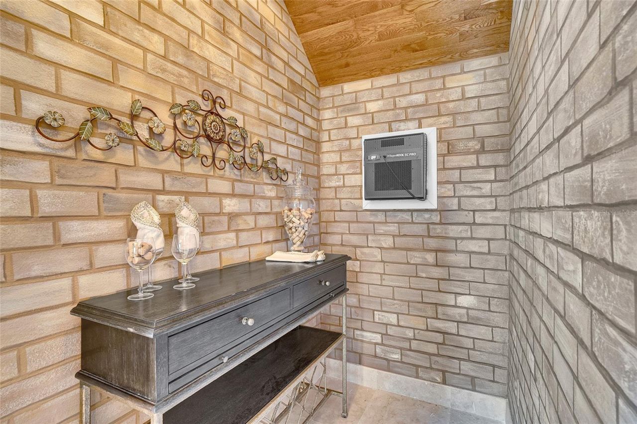 8707 Silverthorn Road, Seminole, FL 33777 Photo