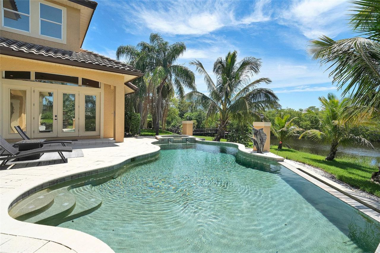 8707 Silverthorn Road, Seminole, FL 33777 Photo