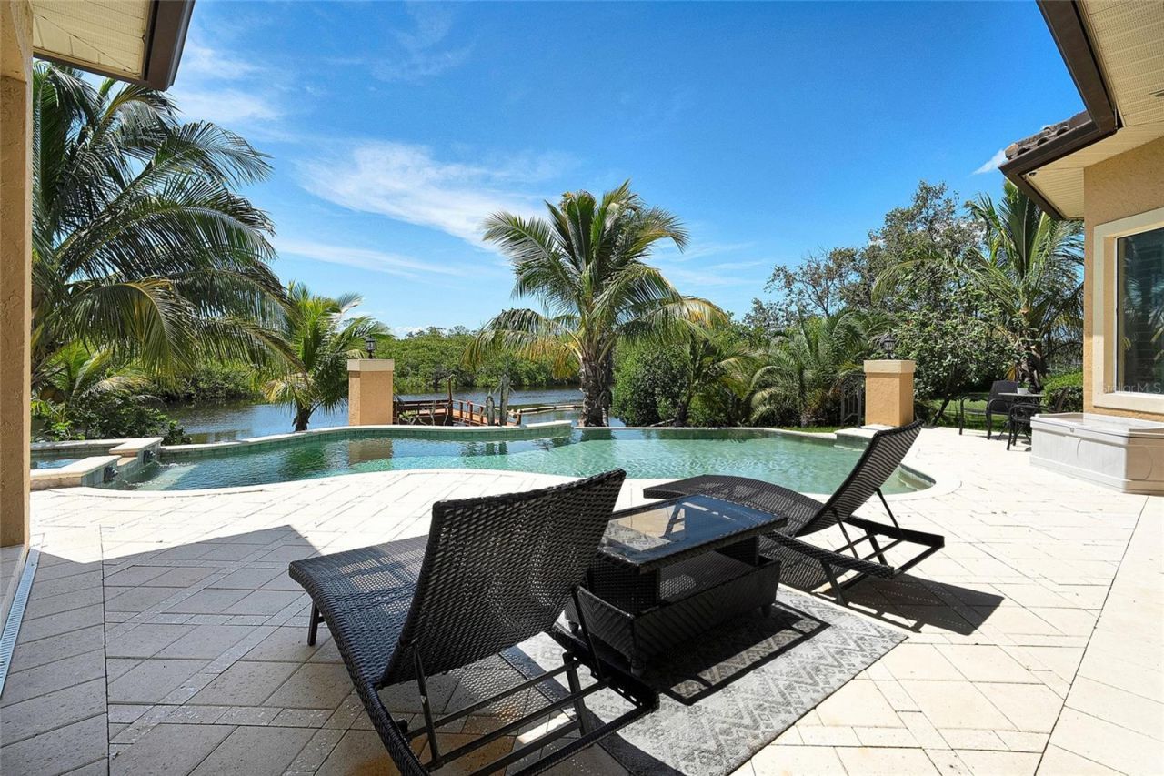 8707 Silverthorn Road, Seminole, FL 33777 Photo