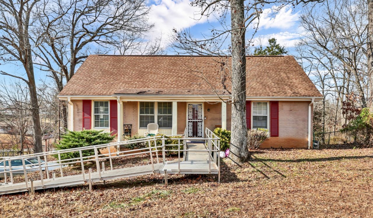 1278 Jostin Dr, Clarksville, TN 37040 Main Photo