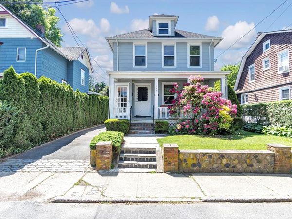 177 Franklin Avenue, Unit 2nd Fl, Sea Cliff, NY 11579