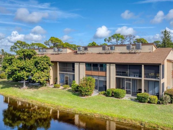 11 QUAILS RUN BOULEVARD, Unit 2, ENGLEWOOD, FL 34223