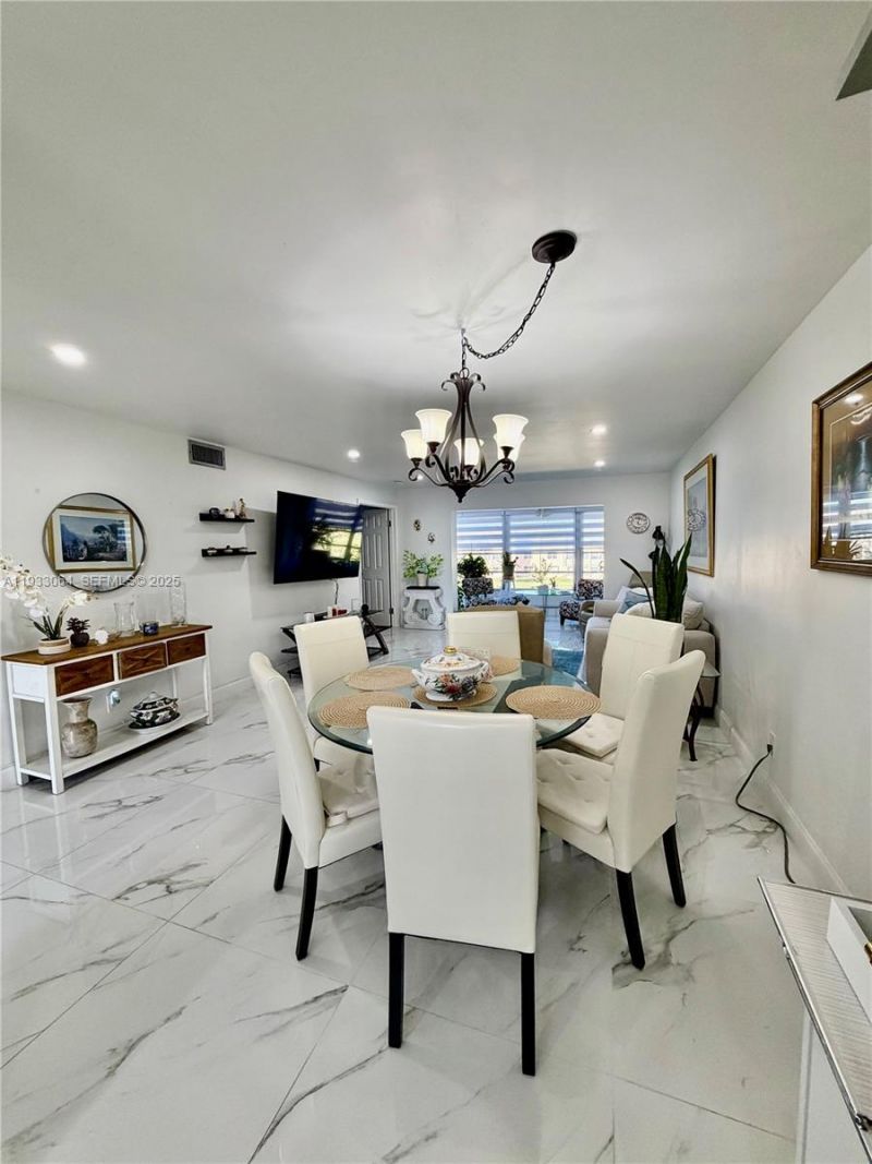 9330 Sunrise Lakes, Unit 304, Sunrise, FL 33322 Photo