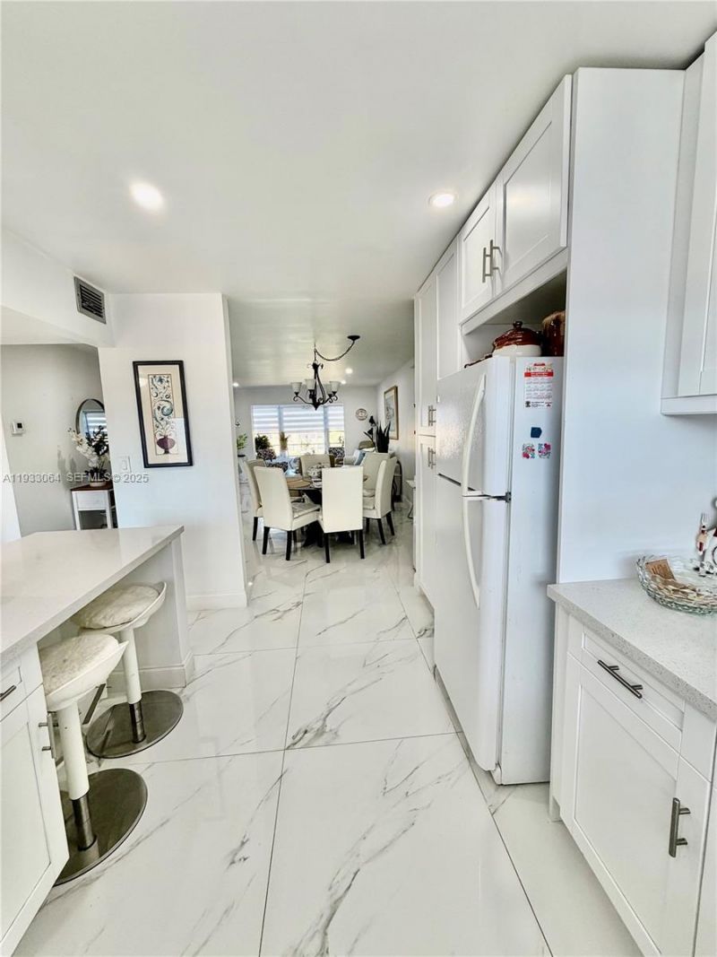 9330 Sunrise Lakes, Unit 304, Sunrise, FL 33322 Photo