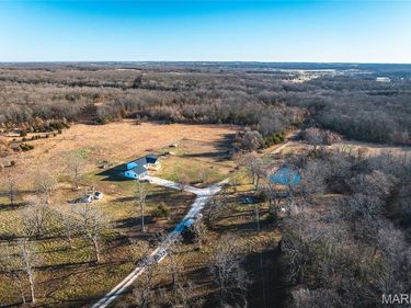 29900 Pelican Drive, Lebanon, MO 65536