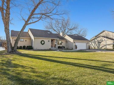 5244 Ventura Drive, Fremont, NE 68025