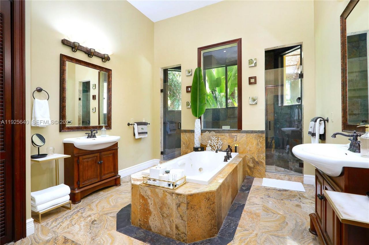 16645 SW 87th Ct , Palmetto Bay, FL 33157 Photo