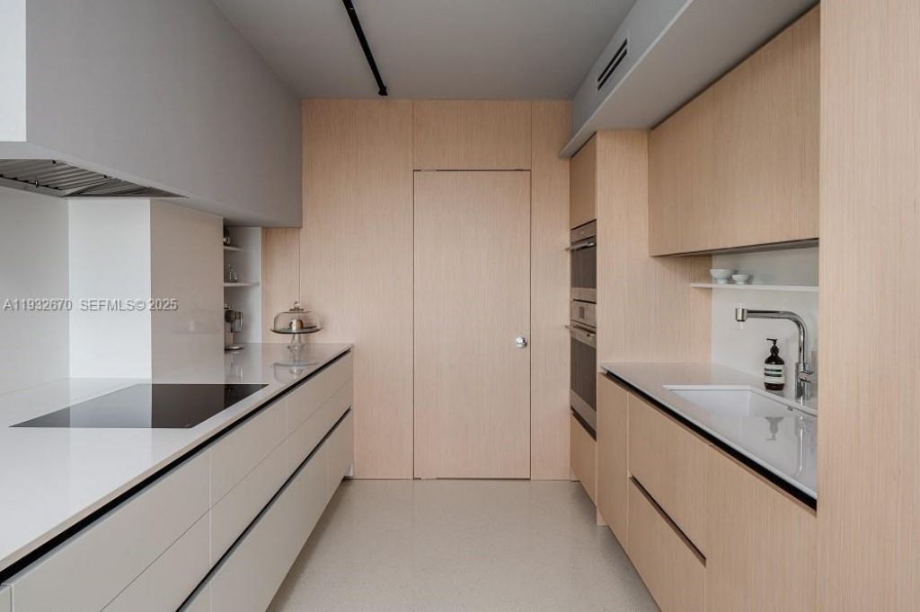 16 Island Ave , Unit 6E, Miami Beach, FL 33139 Photo