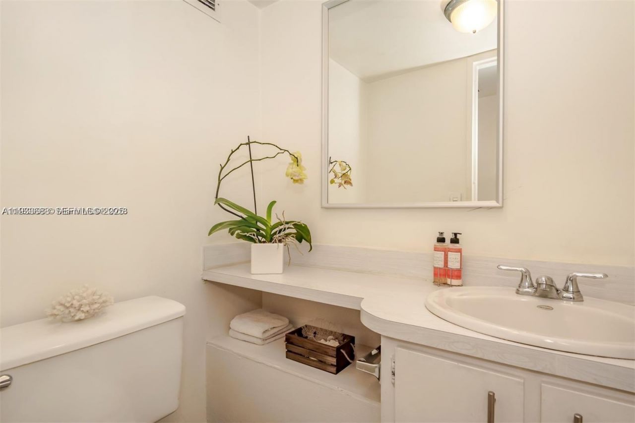 1228 West Ave, Unit 1014, Miami Beach, FL 33139 Photo