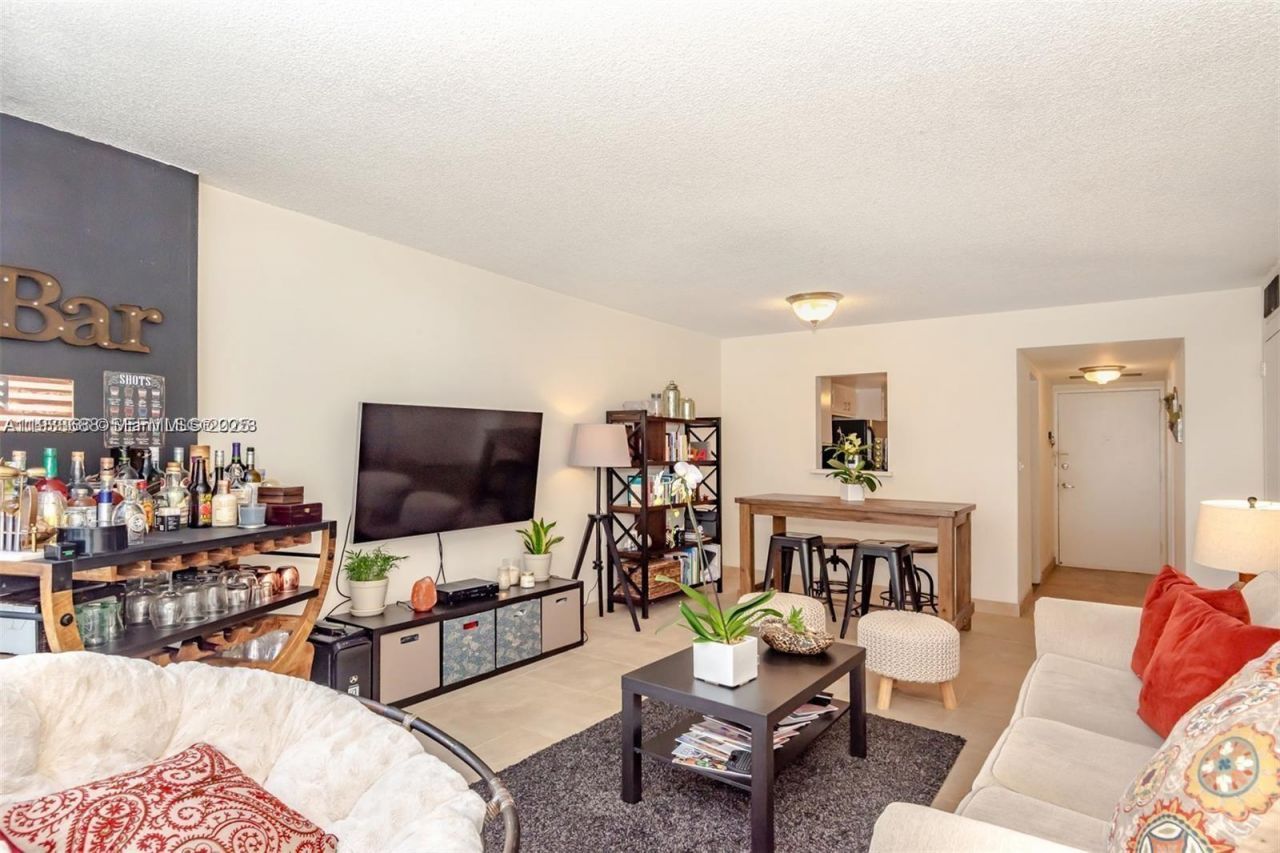 1228 West Ave, Unit 1014, Miami Beach, FL 33139 Photo