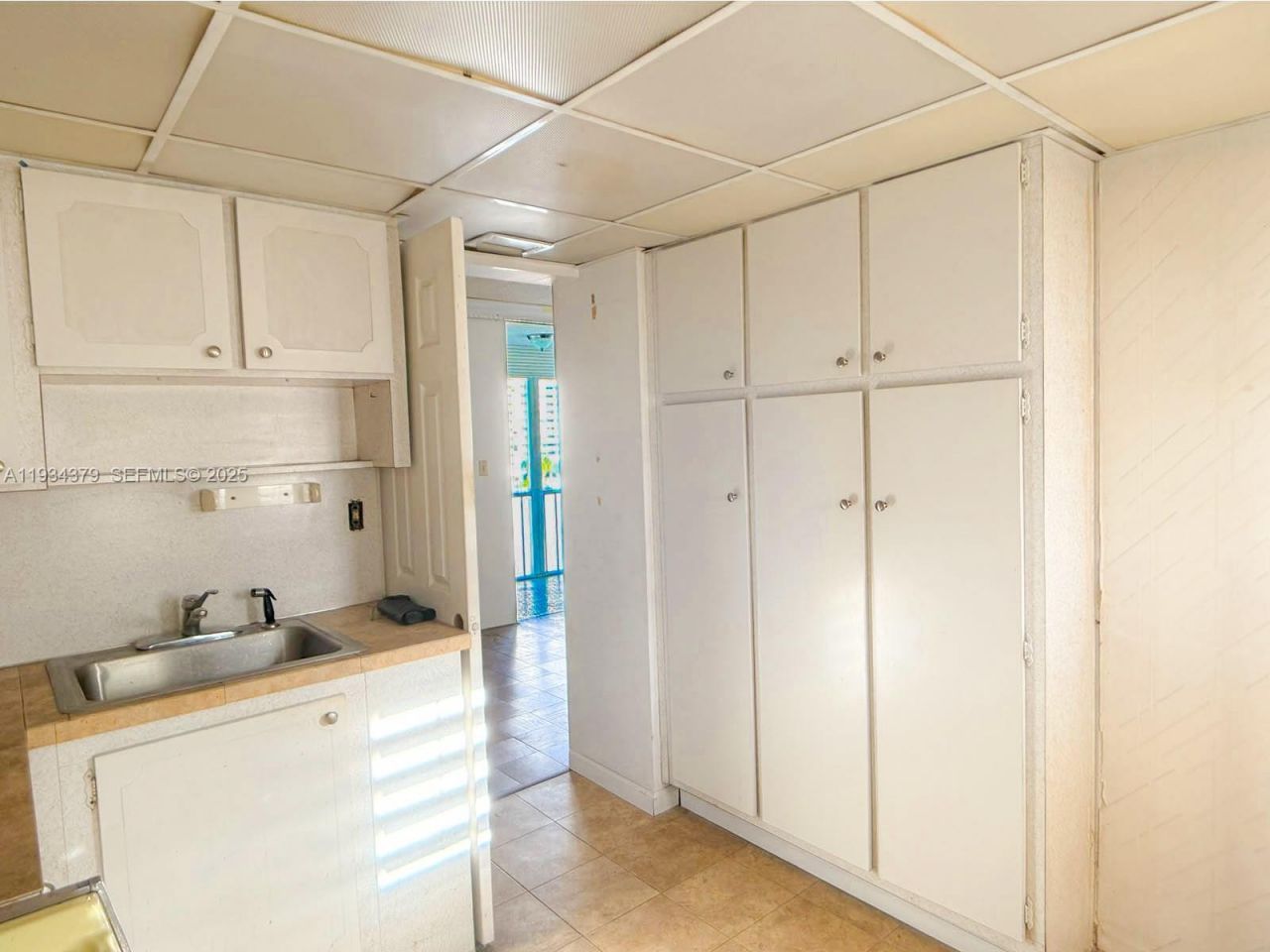 2930 Point East Dr, Unit E601, Aventura, FL 33160 Photo