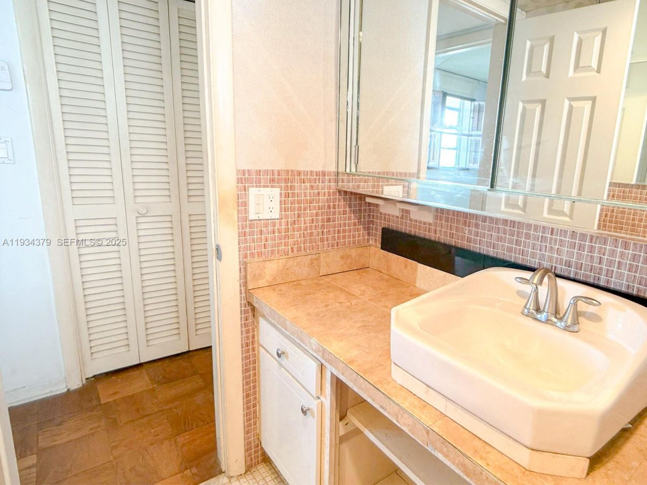 2930 Point East Dr, Unit E601, Aventura, FL 33160 Photo