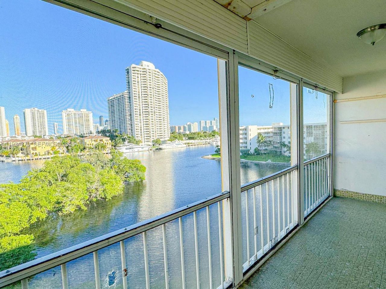 2930 Point East Dr, Unit E601, Aventura, FL 33160 Photo