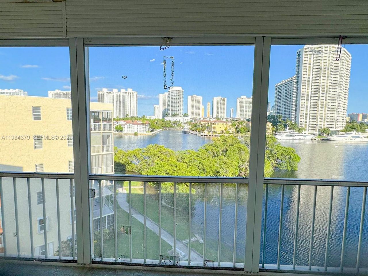 2930 Point East Dr, Unit E601, Aventura, FL 33160 Photo