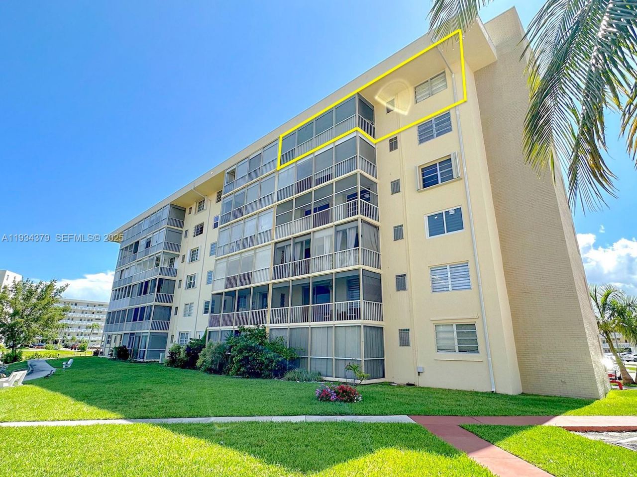 2930 Point East Dr, Unit E601, Aventura, FL 33160 Photo