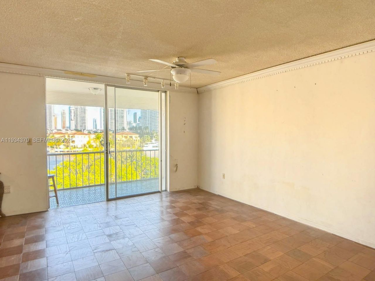 2930 Point East Dr, Unit E601, Aventura, FL 33160 Photo