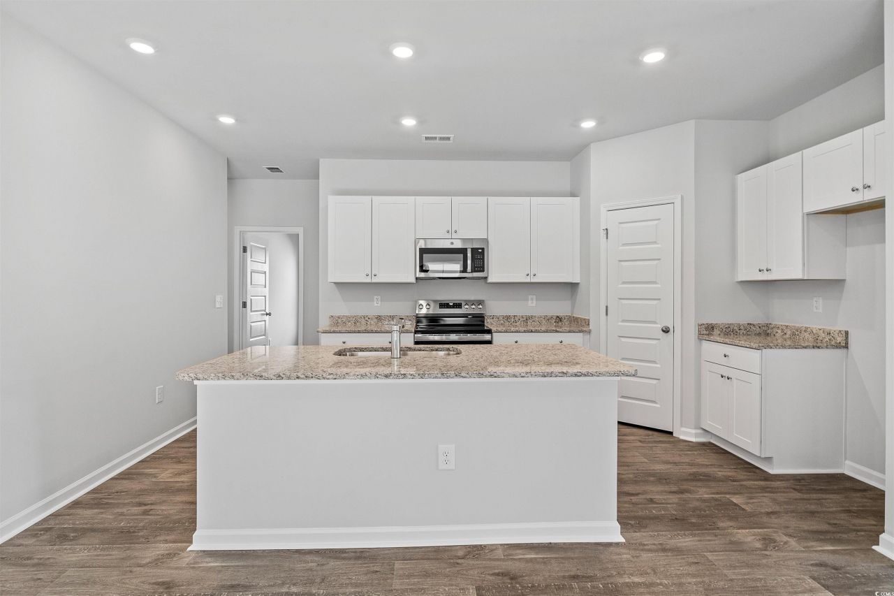 531 Havasu St. Photo 4