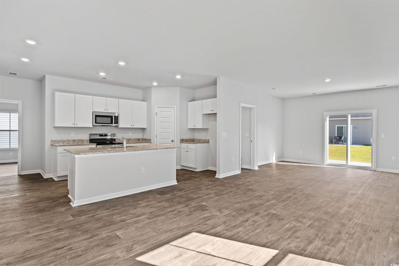 531 Havasu St. Photo 6