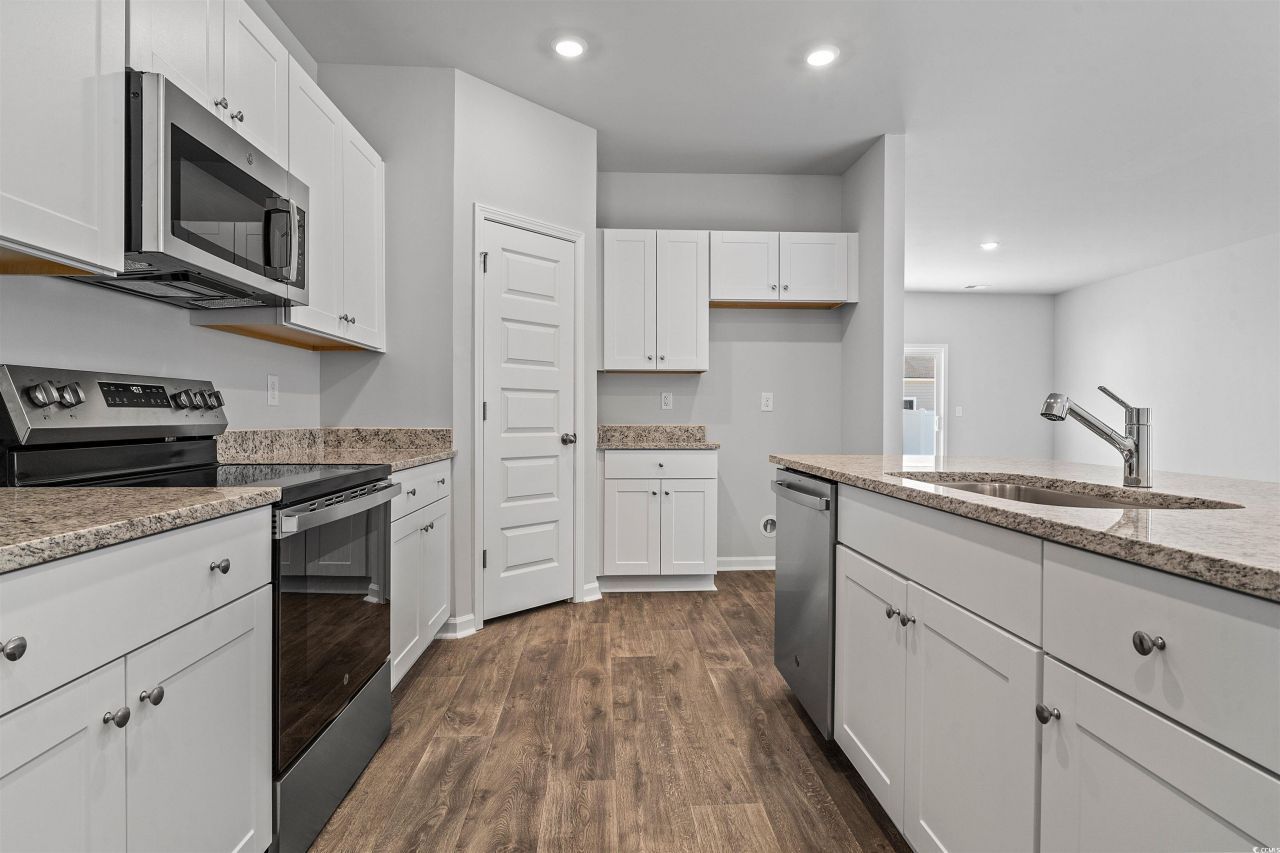 531 Havasu St. Photo 9