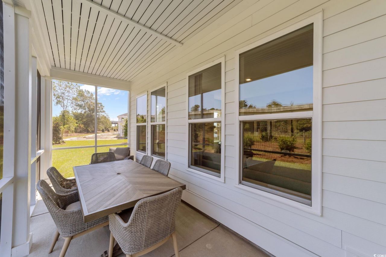 996 Triton Ave. Photo 8