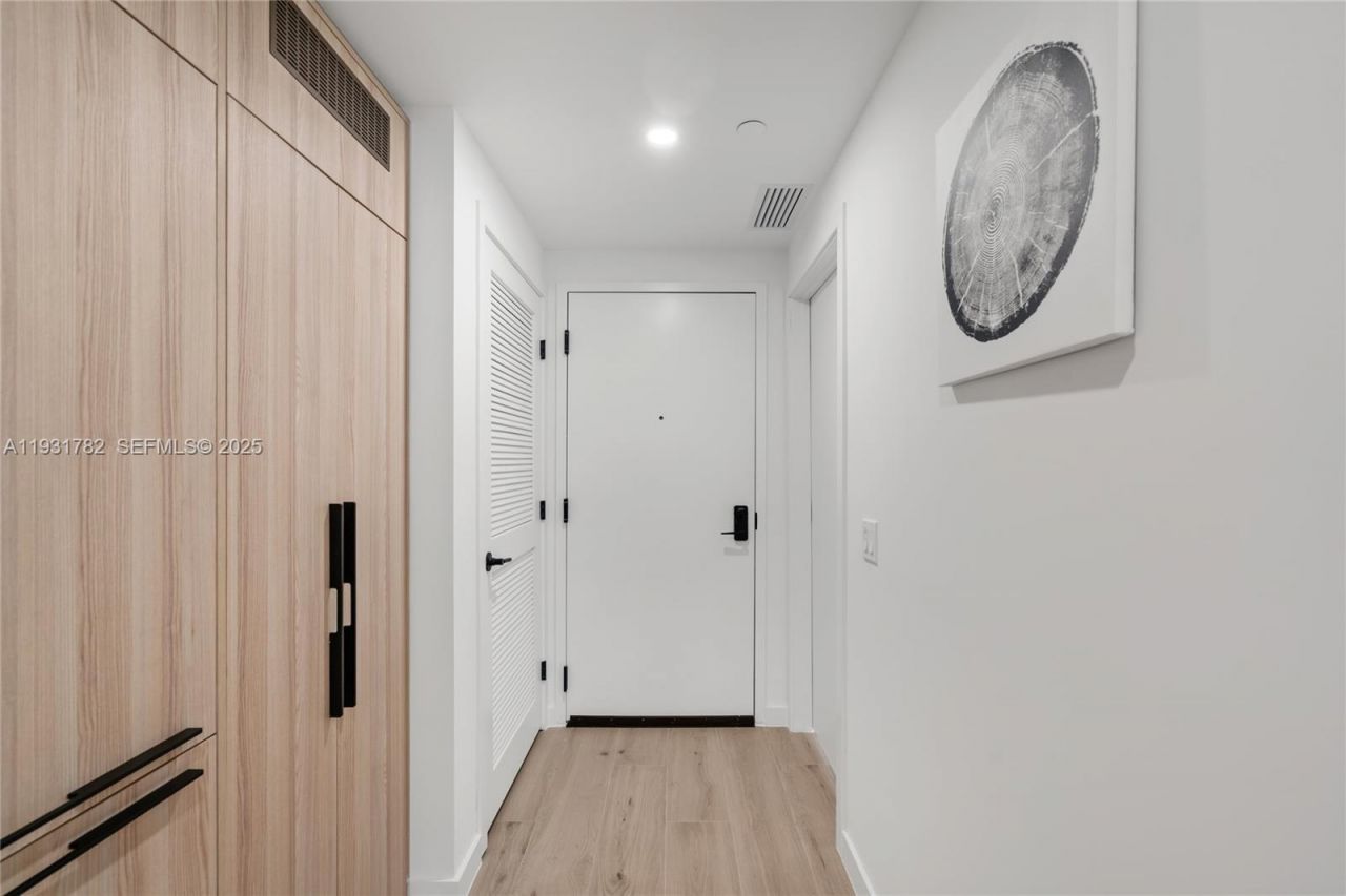 225 N Miami Ave, Unit 1012, Miami, FL 33132 Photo