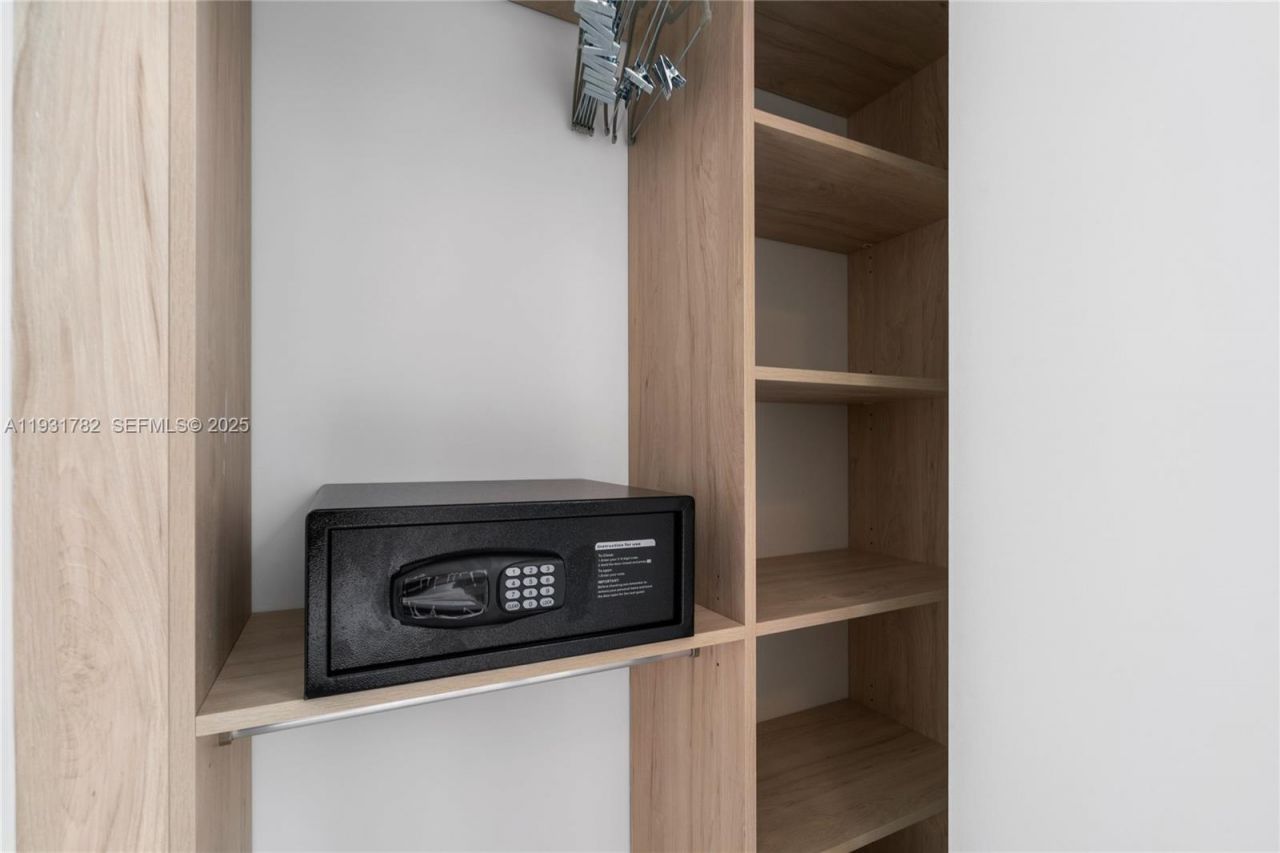 225 N Miami Ave, Unit 1012, Miami, FL 33132 Photo