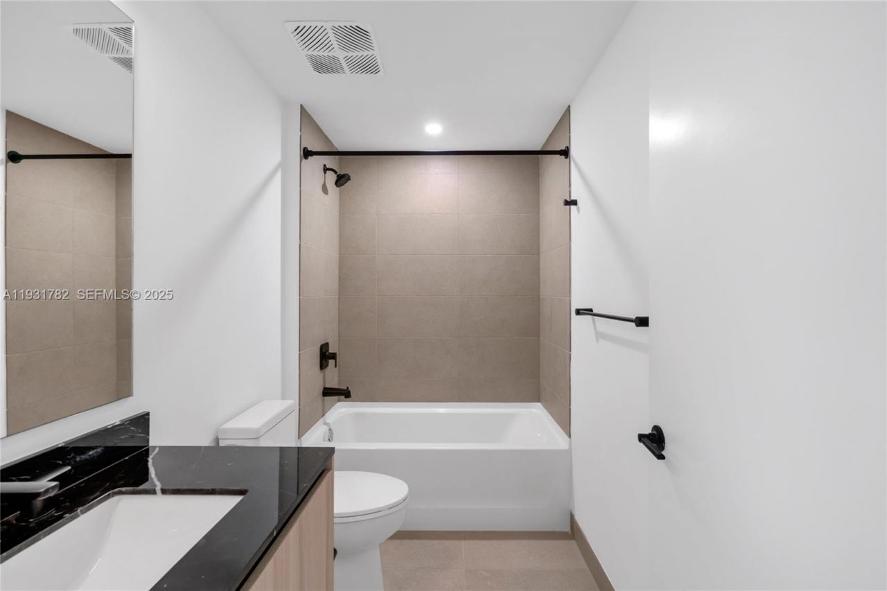 225 N Miami Ave, Unit 1012, Miami, FL 33132 Photo